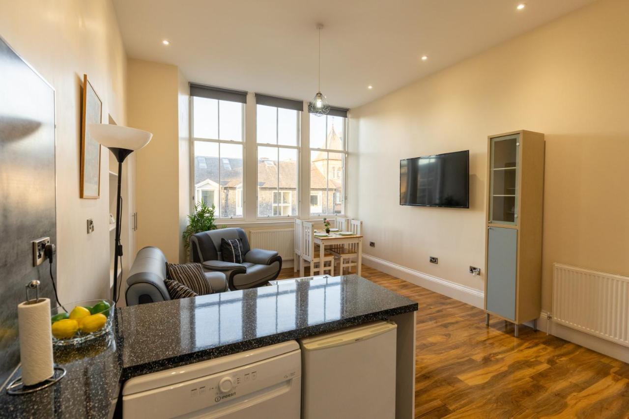 New 2 Bed With Stunning Views Of Arthur Seat Mountain Appartement