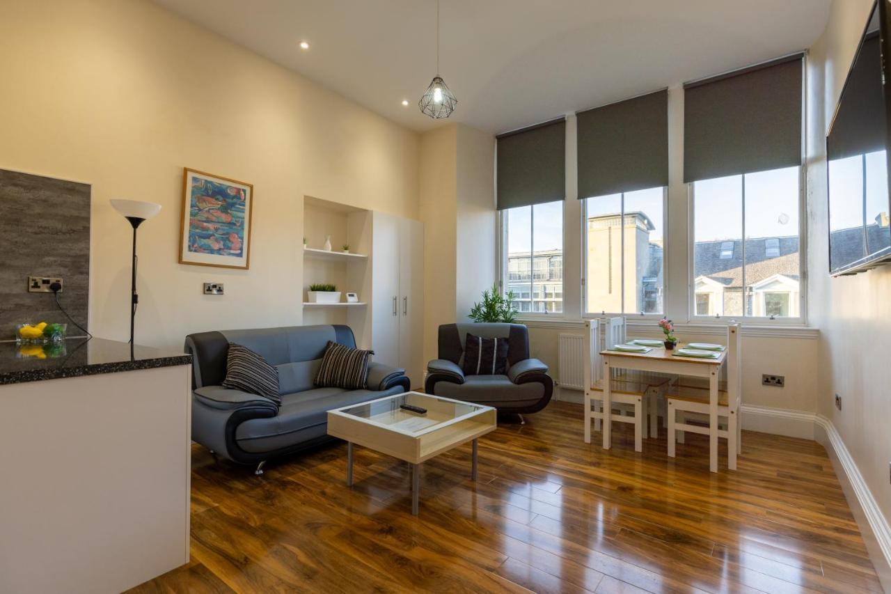 New 2 Bed With Stunning Views Of Arthur Seat Mountain Édimbourg